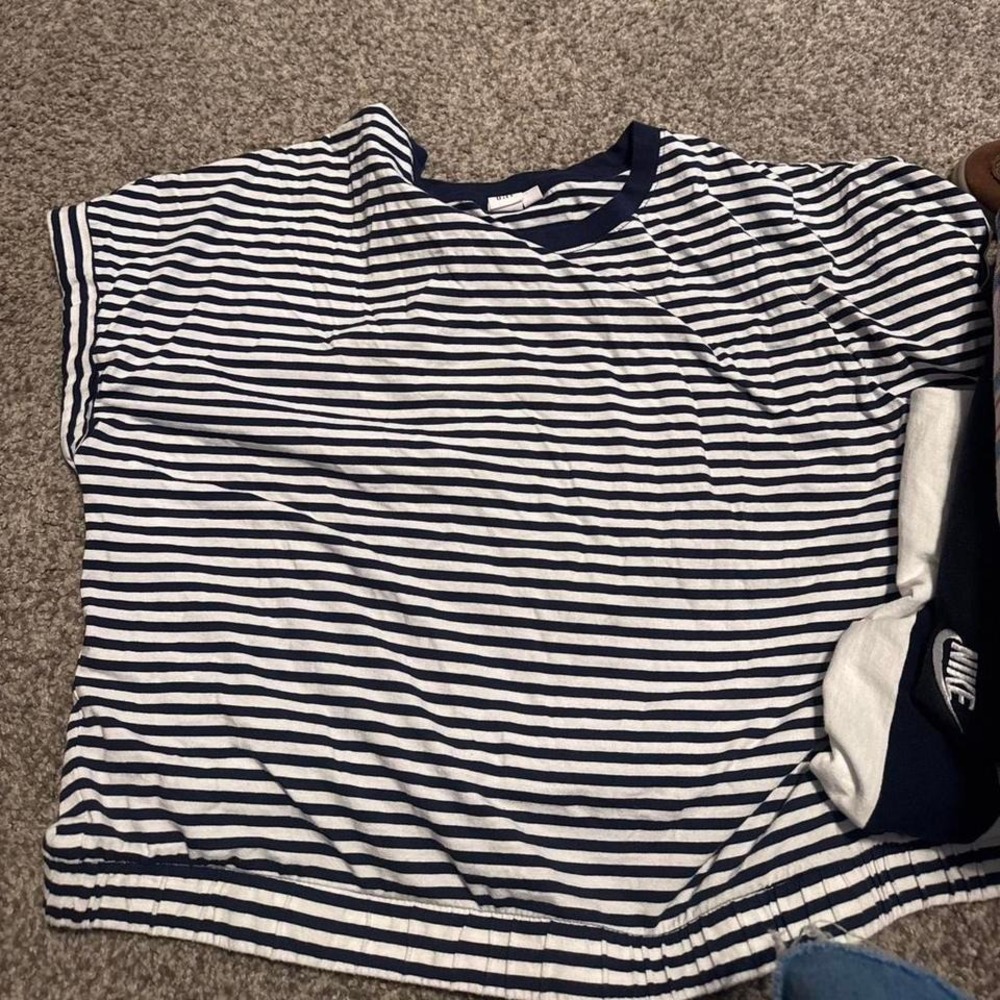 Navy and white striped tee gathered hem - Picture 2 of 2